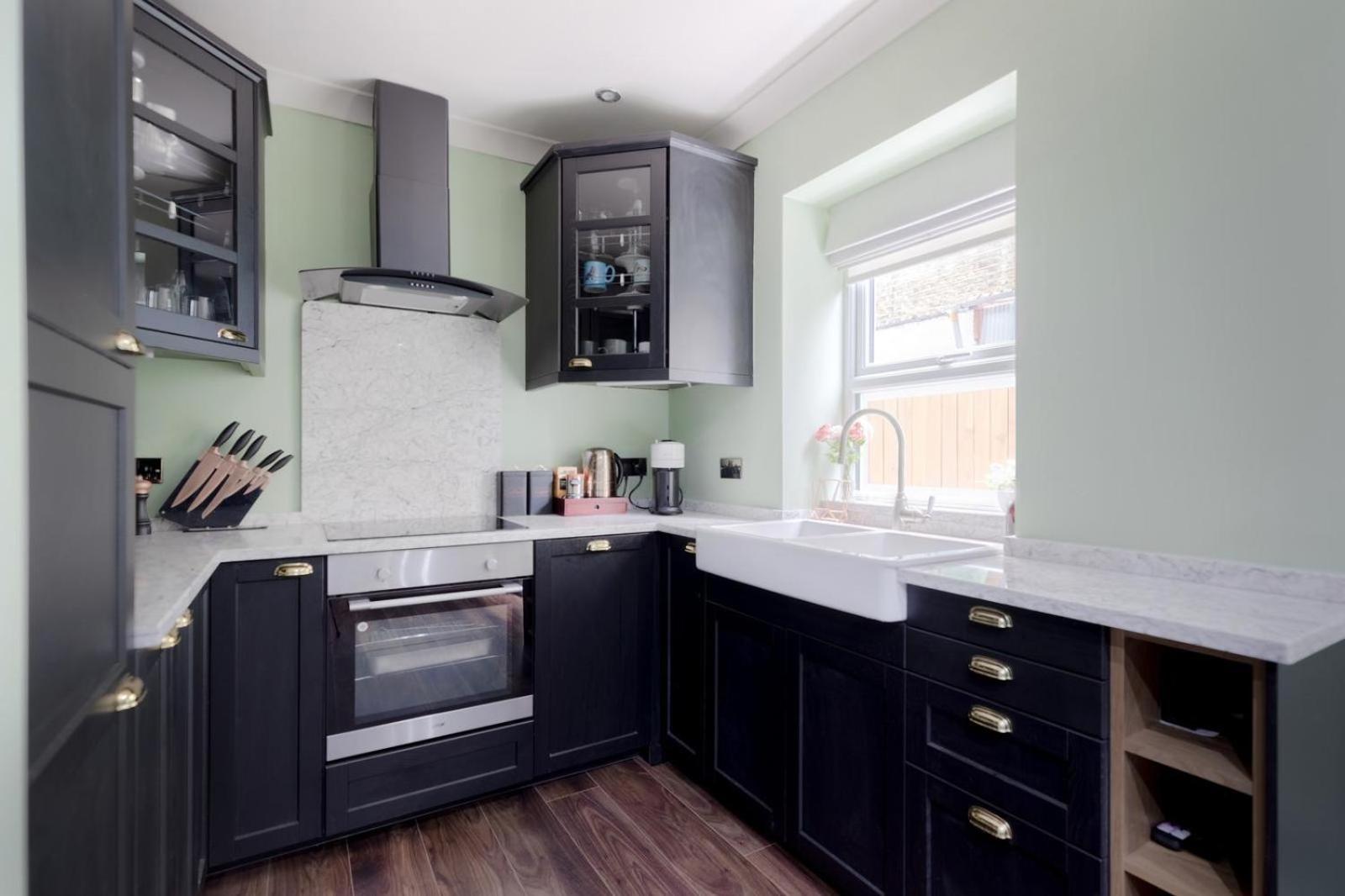 Stylish 2 Bedrooms Flat Sleeps 6 & Garden Zone 2 Cls * London