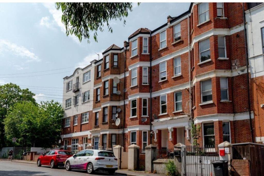 Stylish 2 Bedrooms Flat Sleeps 6 & Garden Zone 2 Cls Apartment