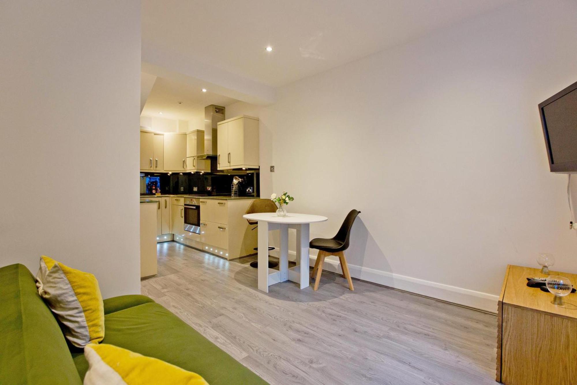 Marylebone 2 Bed Near Harley St & Regents Park Apartment