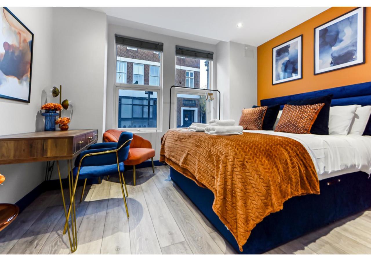 Apartment Palatial Style House Secs To Lovely River Walk London