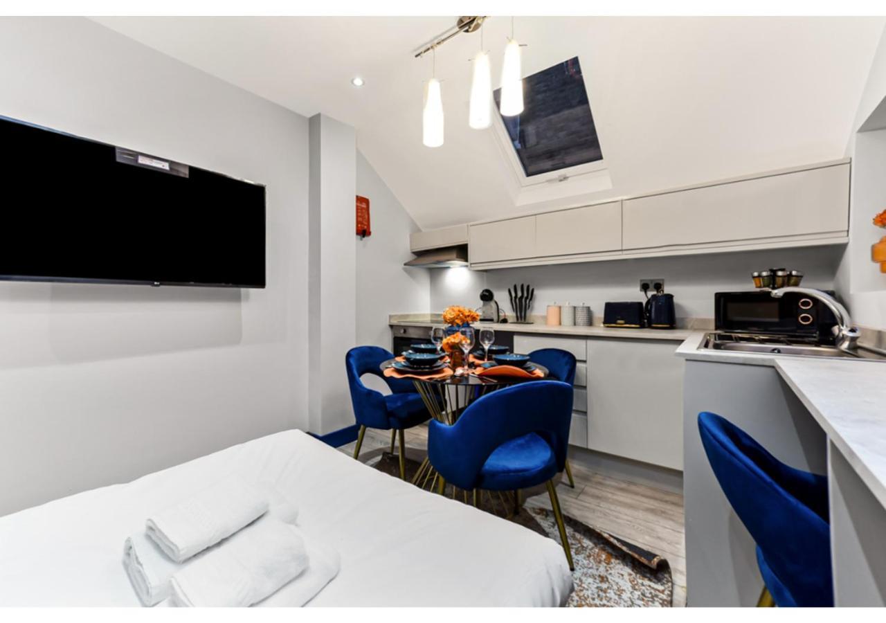 Palatial Style House Secs To Lovely River Walk Apartment