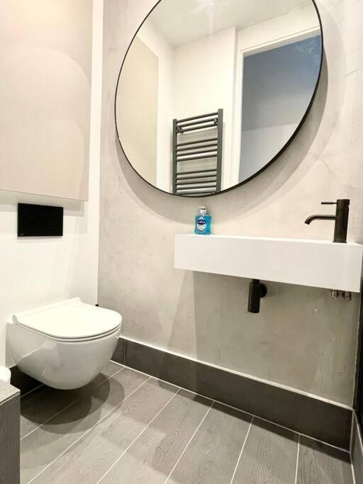 & Stylish 2 Bedroom Apartamento Londres