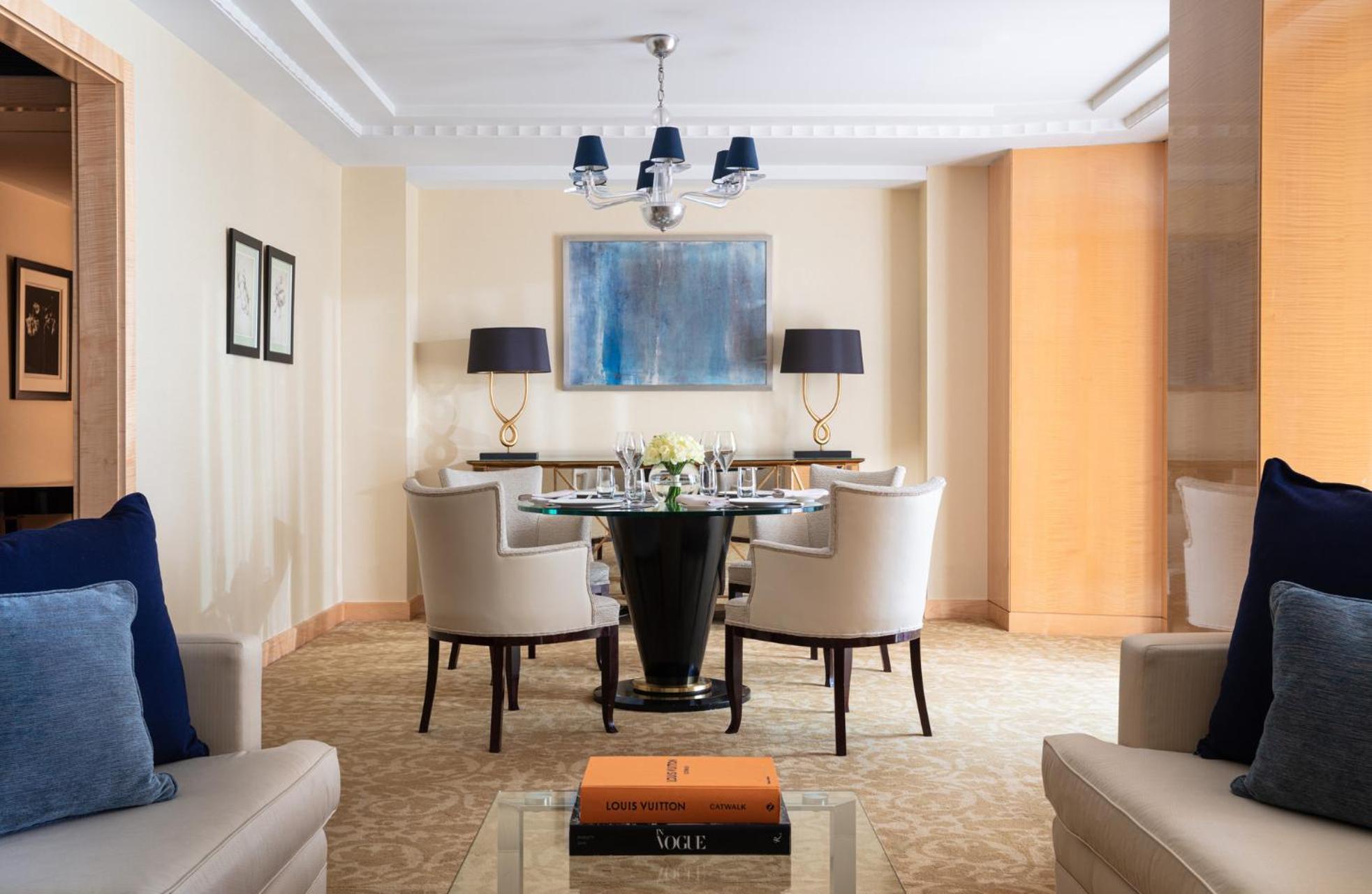 Four Seasons At Park Lane Hotel London