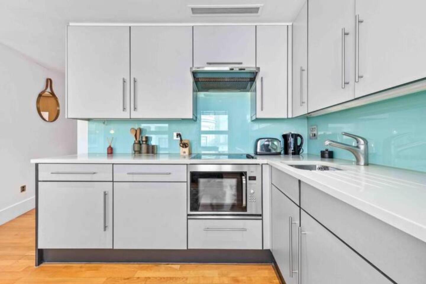 Apartment Sleep 4 In St Piccadilly Hy10 *