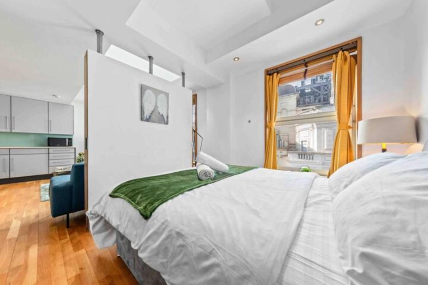 Sleep 4 In St Piccadilly Hy10 Apartment