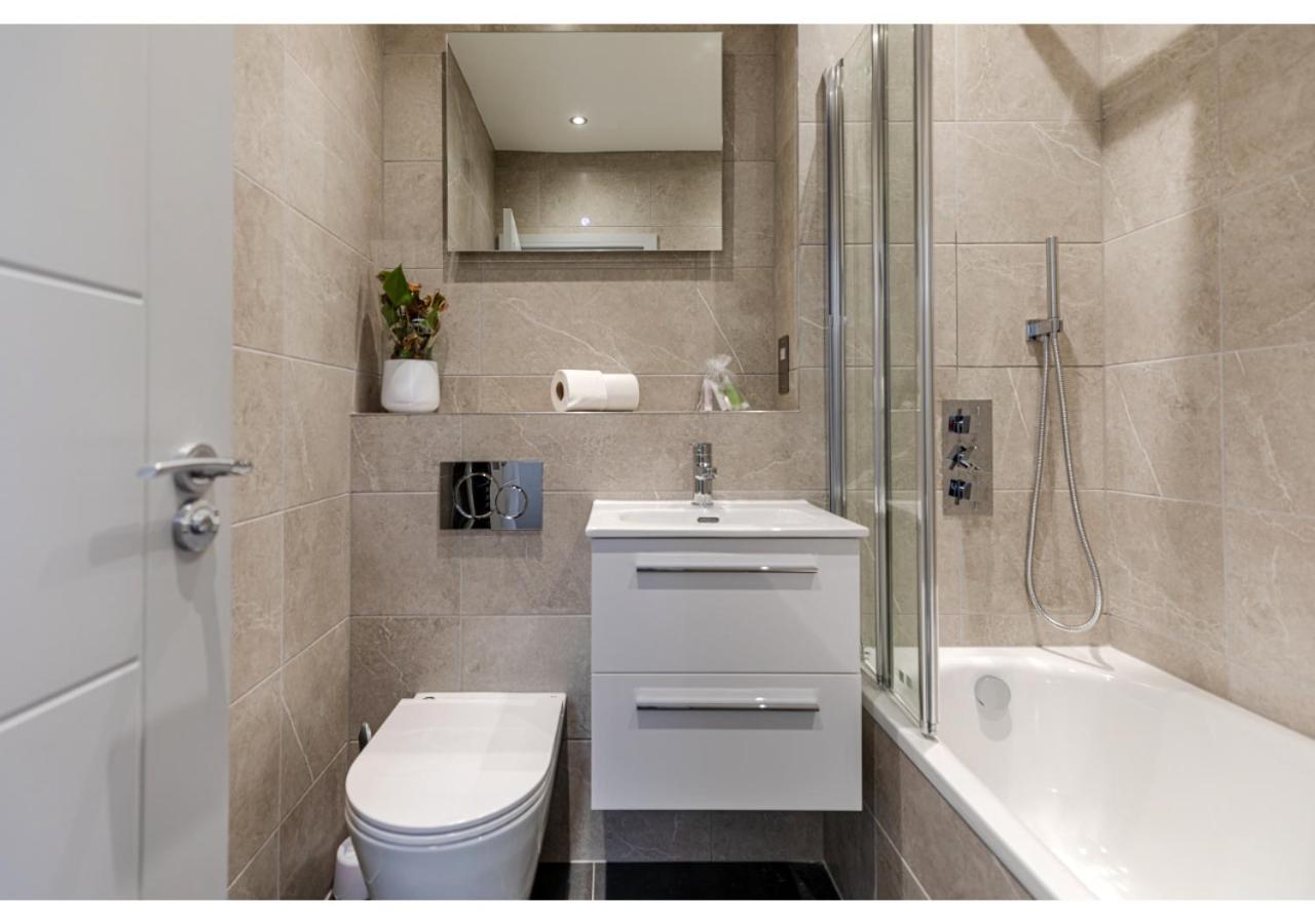 Simply Perfect 2br 2bt Apartment London