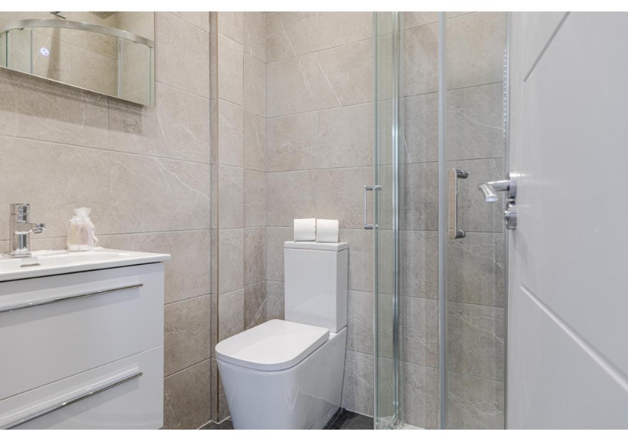 Apartment Simply Perfect 2br 2bt London
