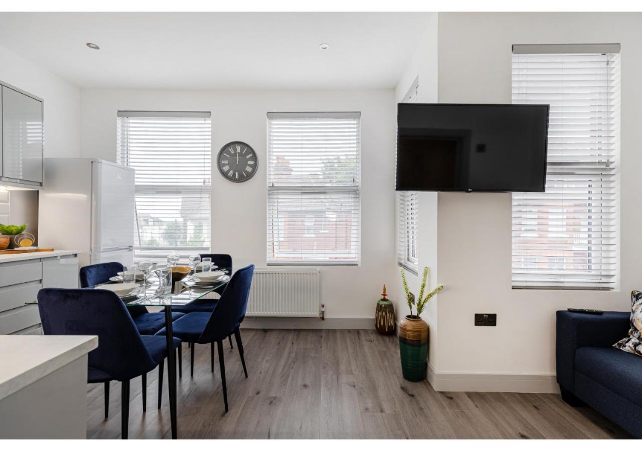 Simply Perfect 2br 2bt * London