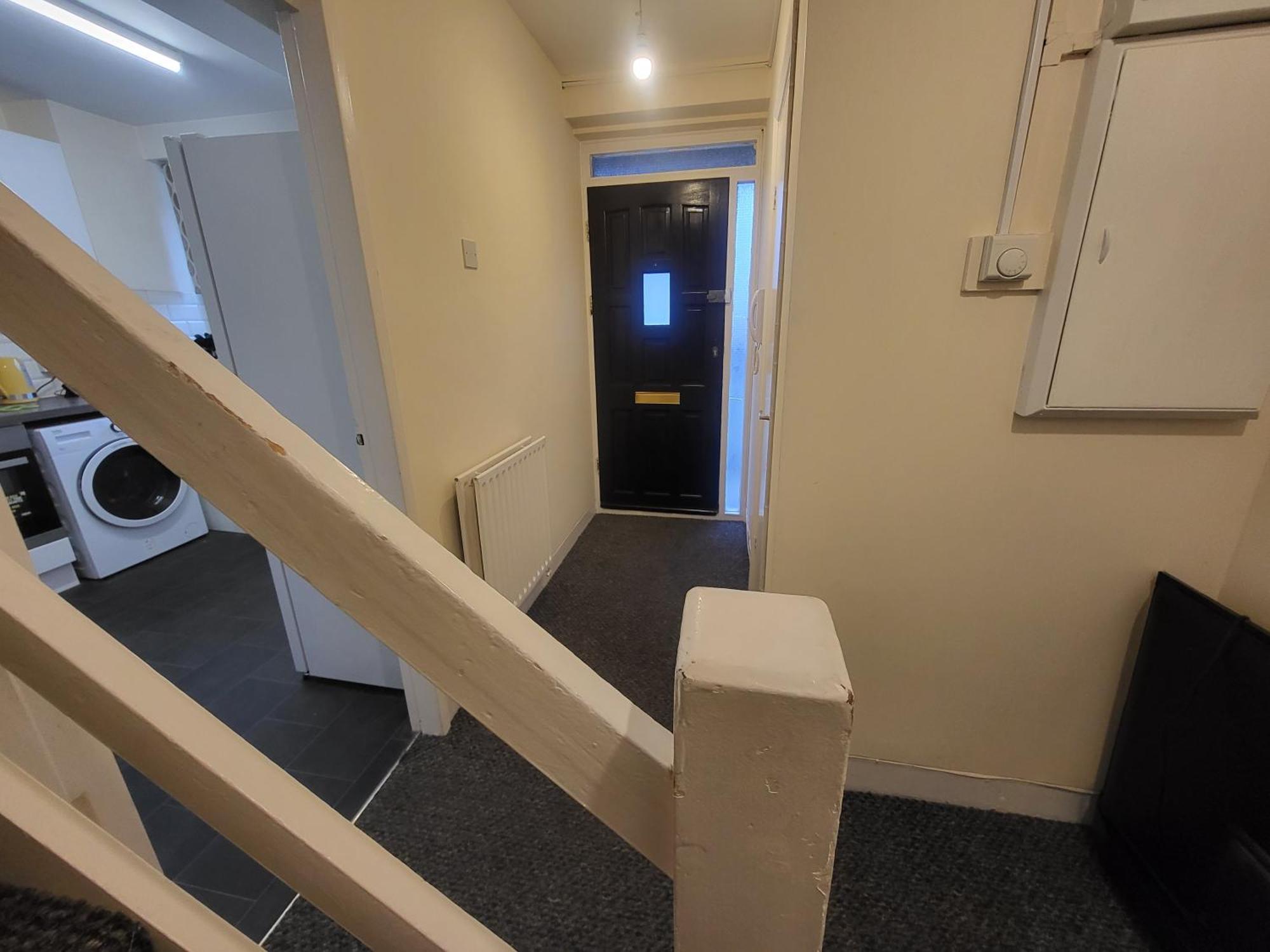 Garland Modern Spacious Flat, * London