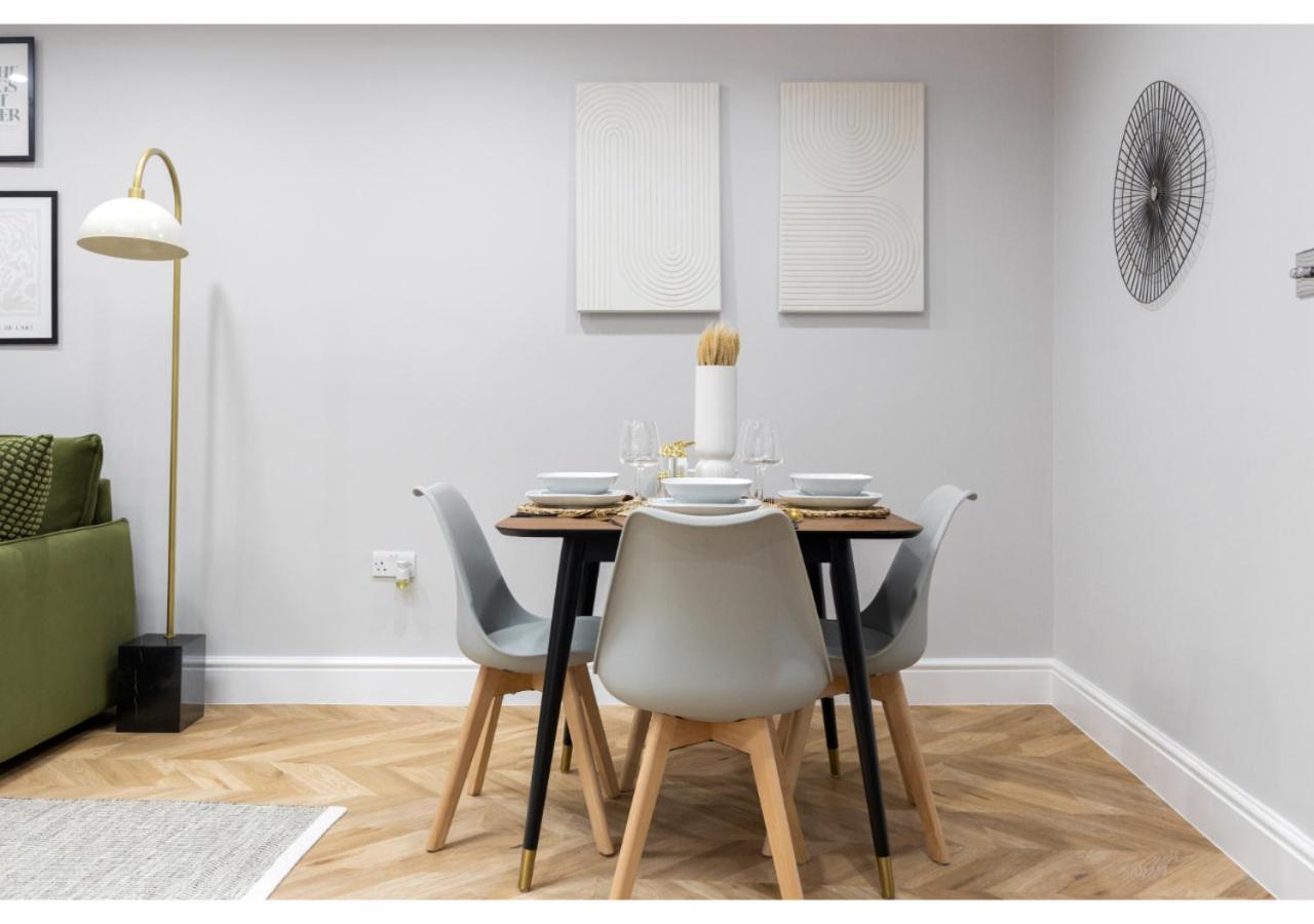 Conveniently Situated - Luxuriously Furnished! Apartment