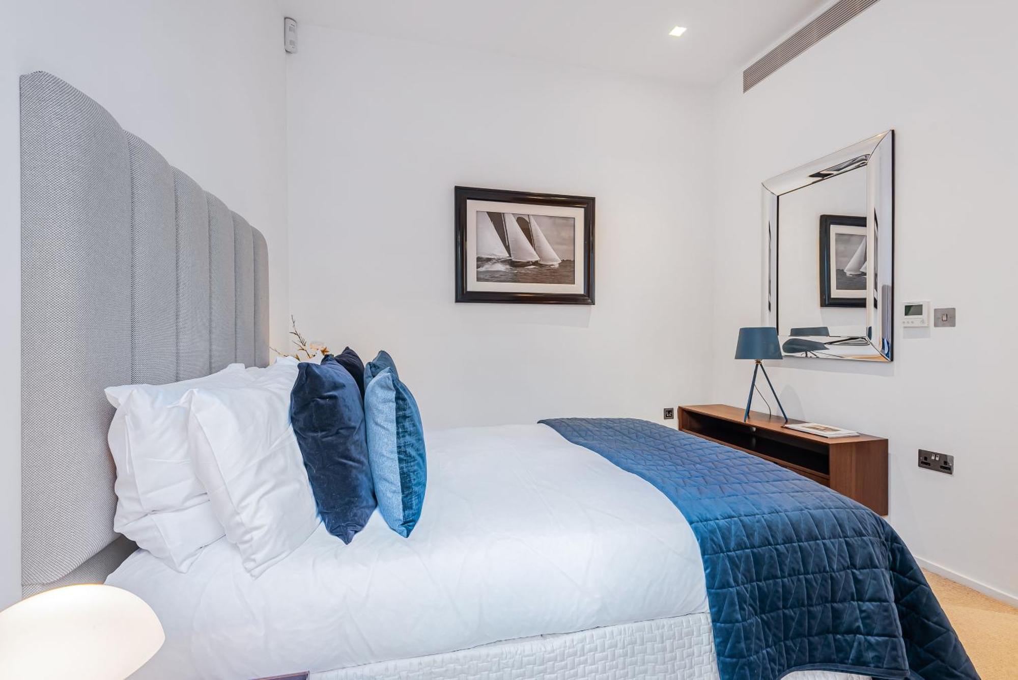The Premium Oxford Street Area Apartment