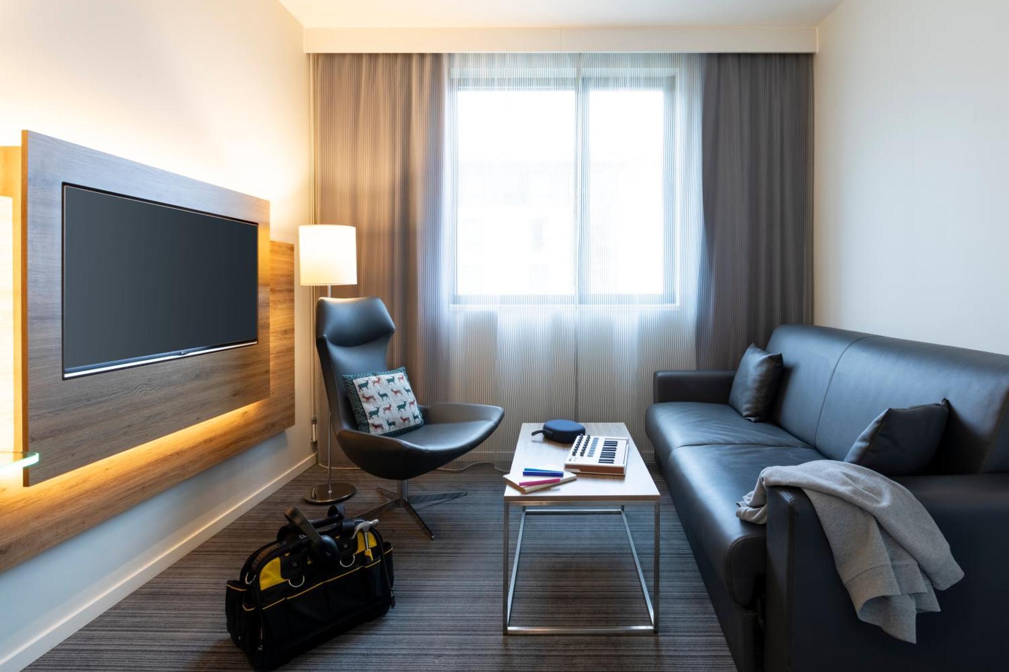 Moxy Excel 4*