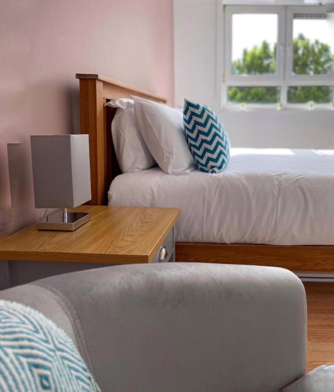 Tom Place In Mile End - 2 Double Beds, 1 Bunk Bed, Max 6, Spacious, Ideal For Families