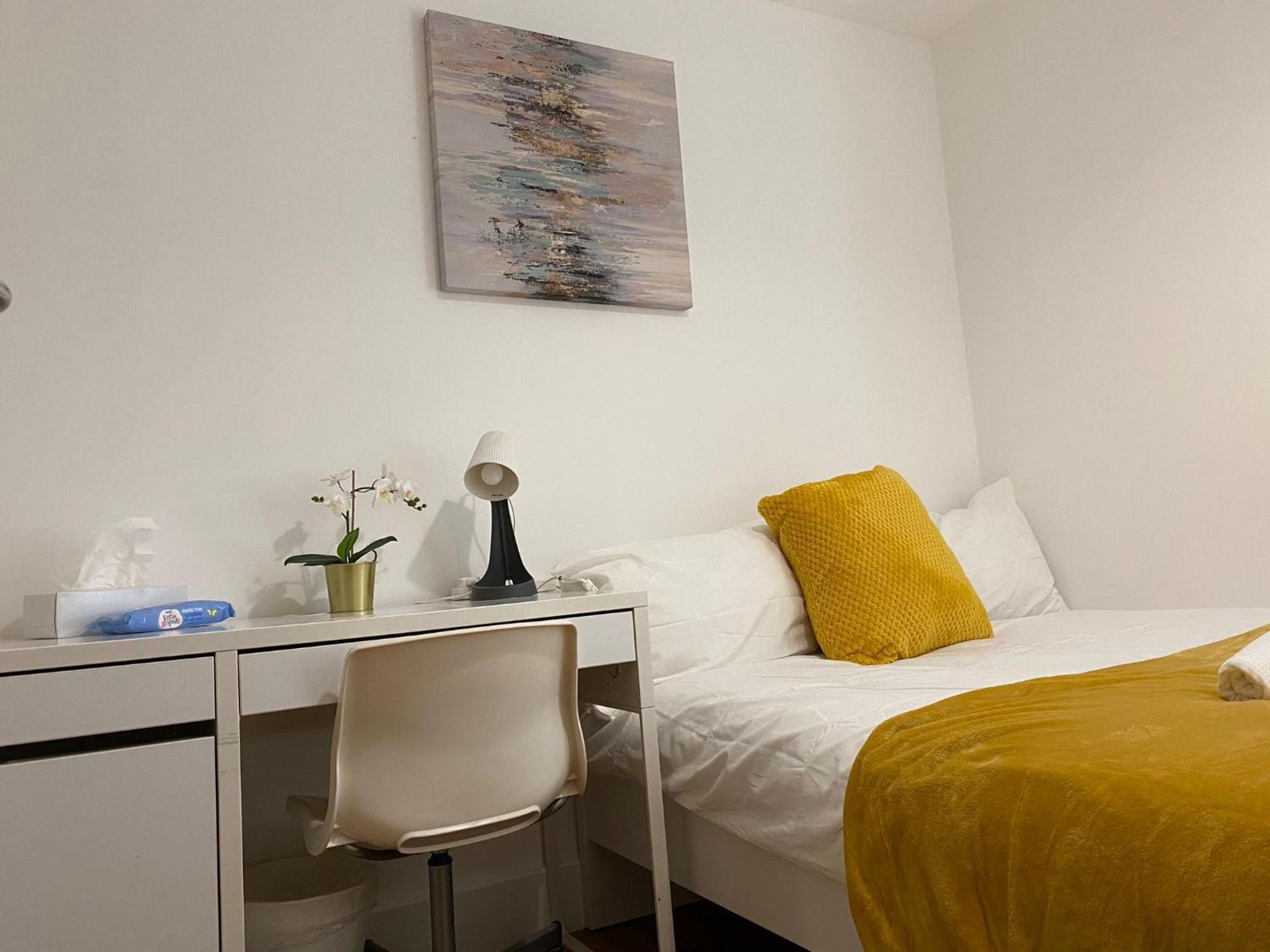 Private In Euston, *