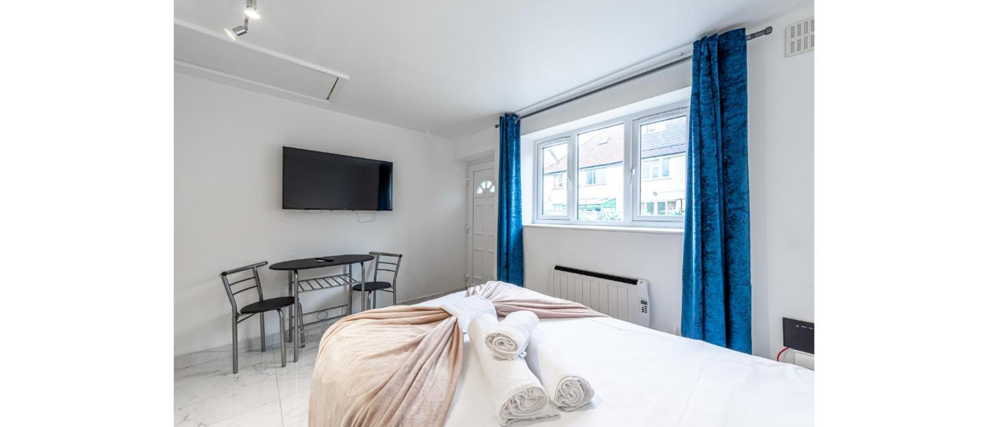 Newly Renovated Cozy Studio #2 * London