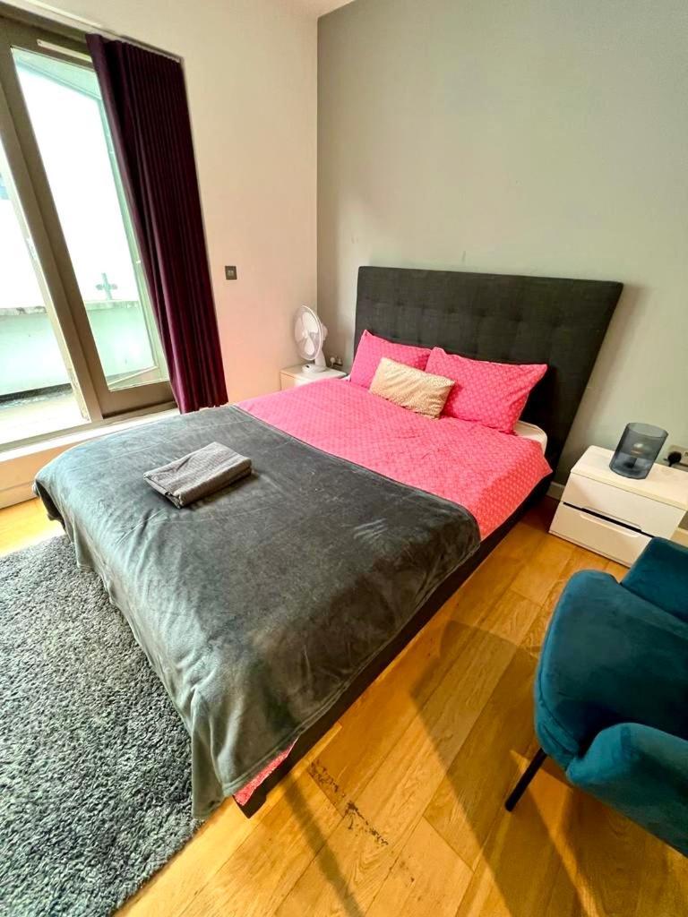 A Beautiful And Cozy In The Heart Of London