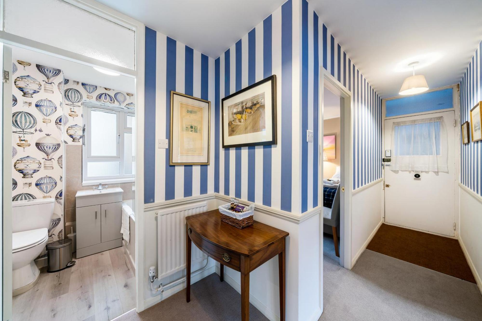 Bright & Cosy Gem ~ Battersea Park View ~ King Bed * London