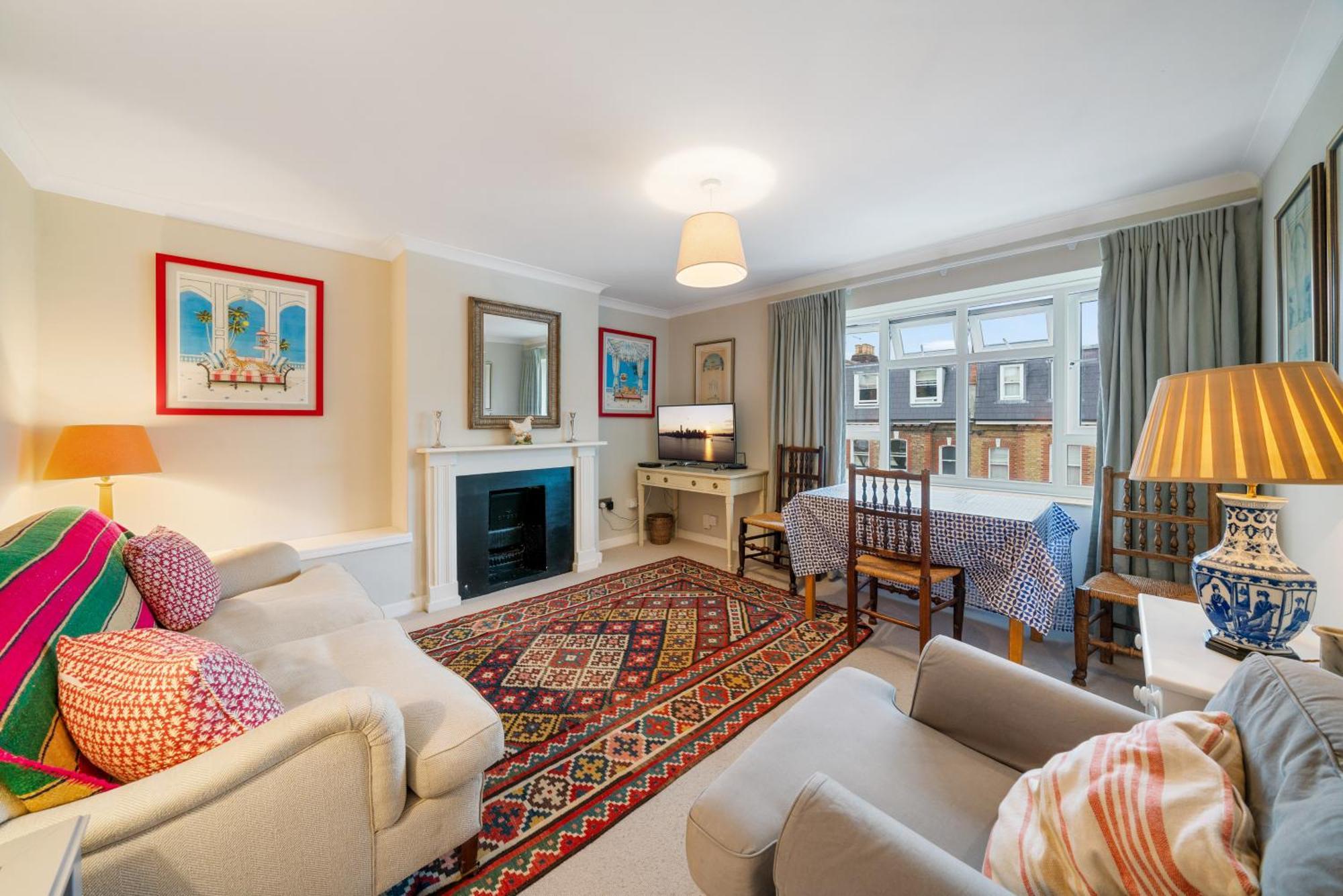 Bright & Cosy Gem ~ Battersea Park View ~ King Bed London