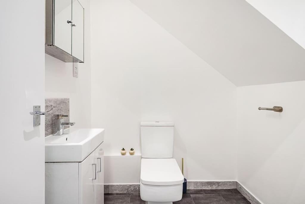 2 Bedroom Flat Edgware Road Apartamento