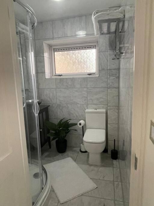 Newly Refurbished Apartment, Near Station & River Apartamento *