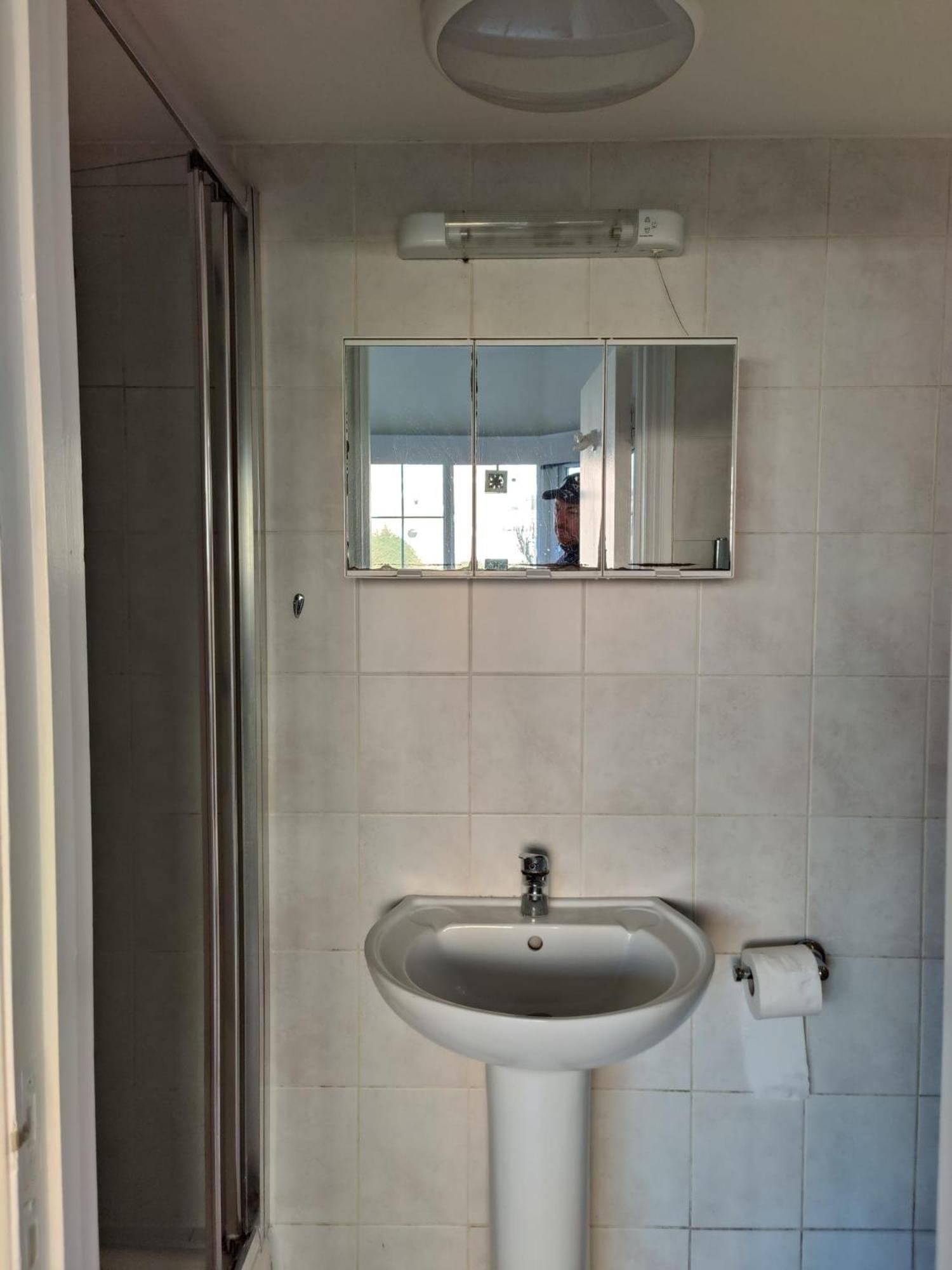 Studio On Golders Green Road Apartment
