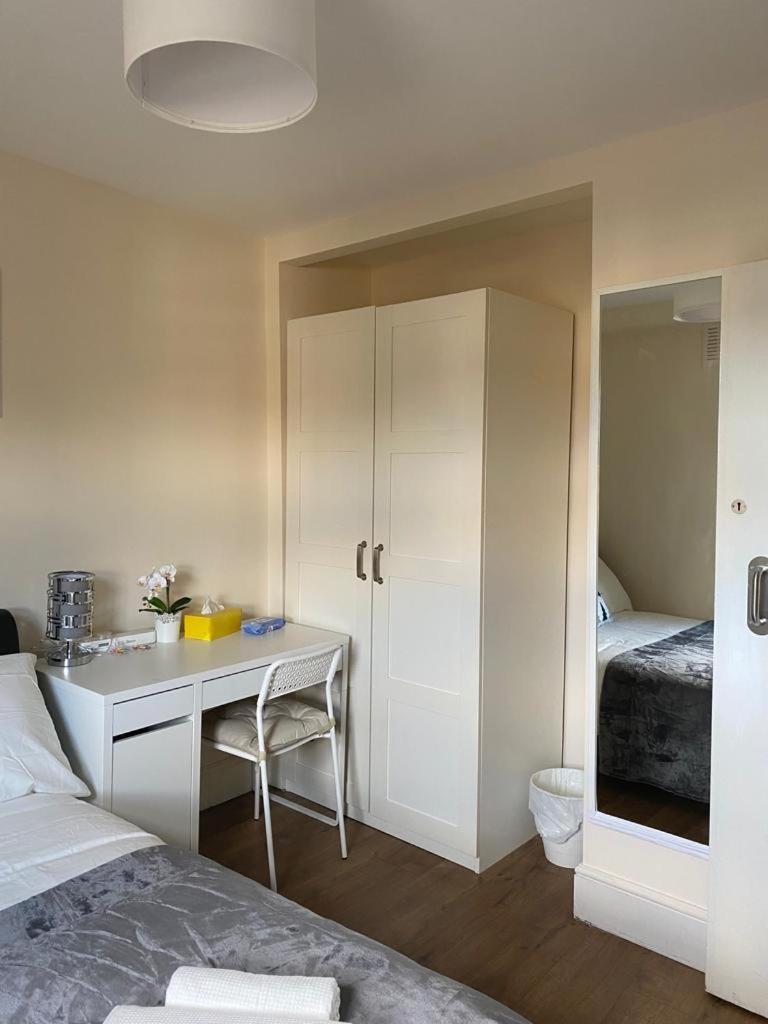 Lovely Private In Camden, Homestay London