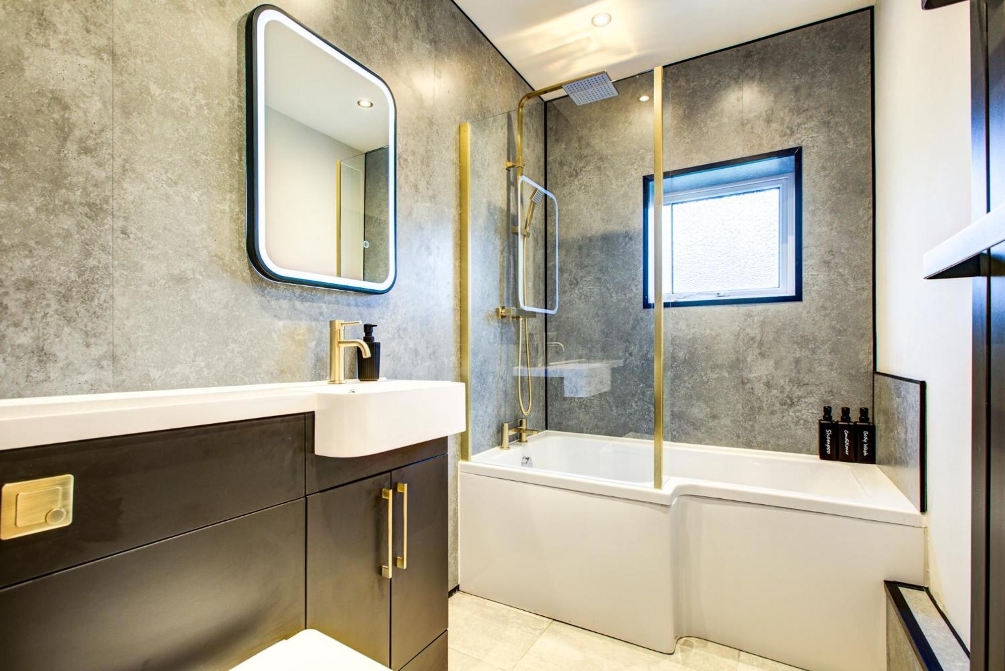 Artsy Serviced - Highgate Apartment