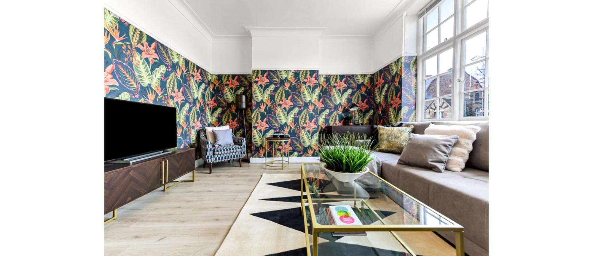 Apartment Stylish Living: 3-bd Close To Everything! London