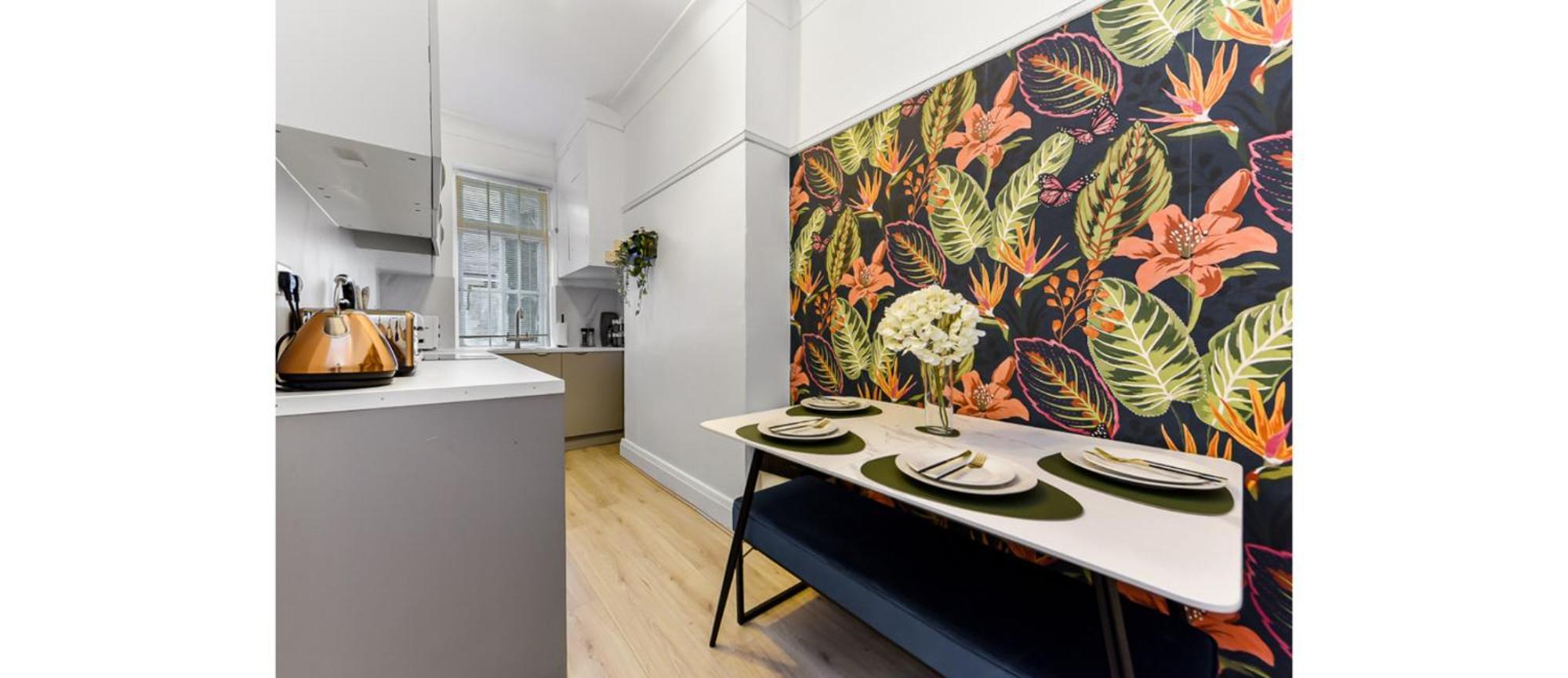 Apartment Stylish Living: 3-bd Close To Everything! *