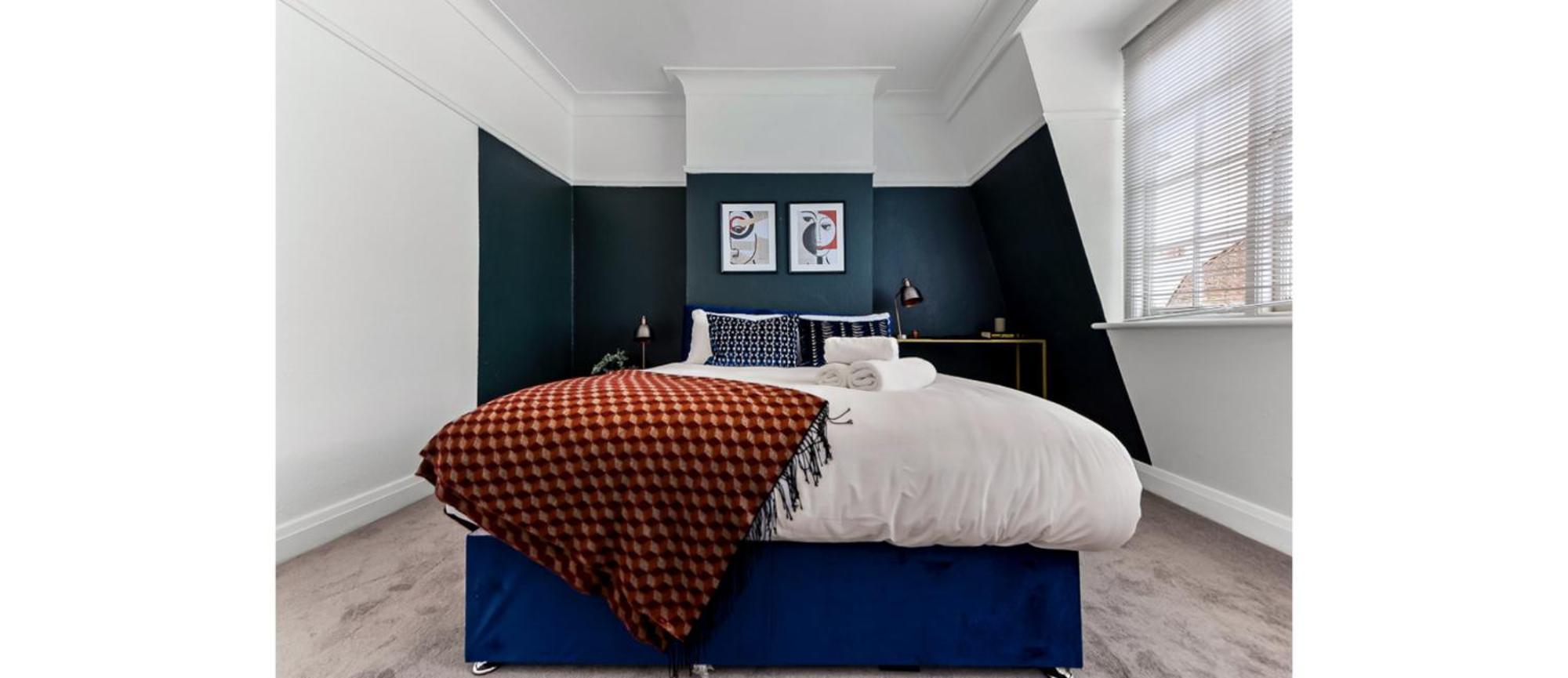Stylish Living: 3-bd Close To Everything! * London