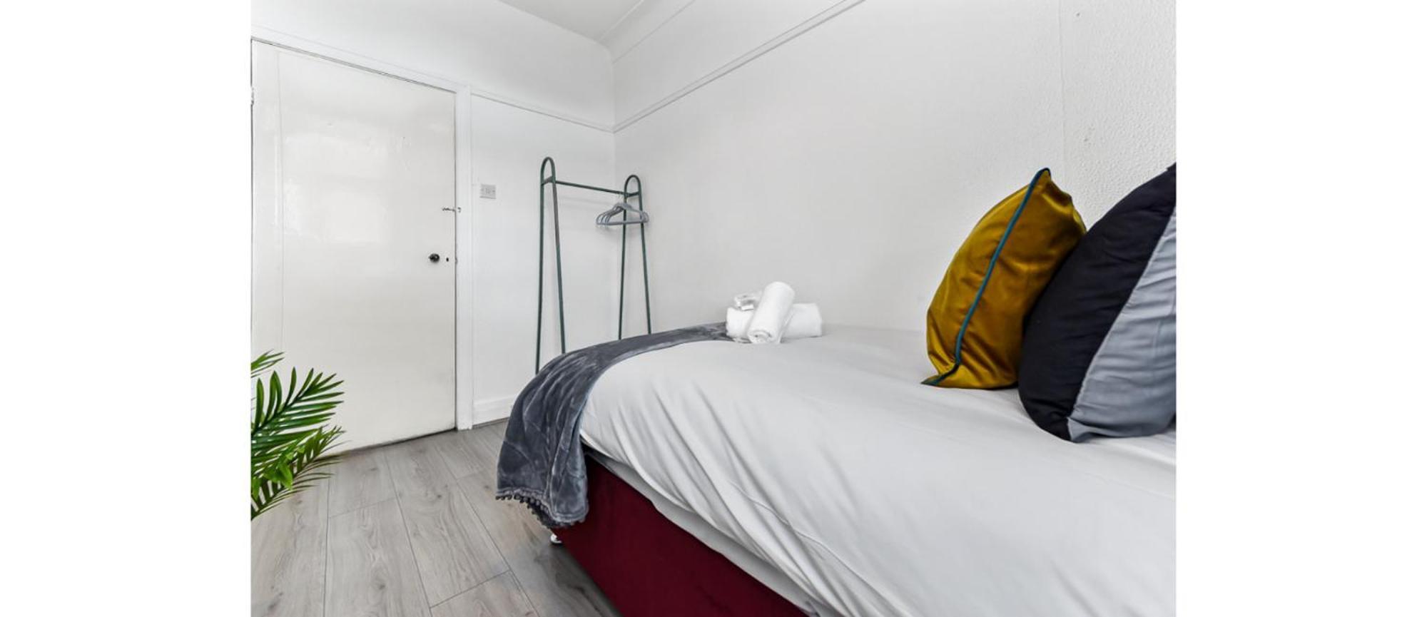 Stylish Living: 3-bd Close To Everything! London