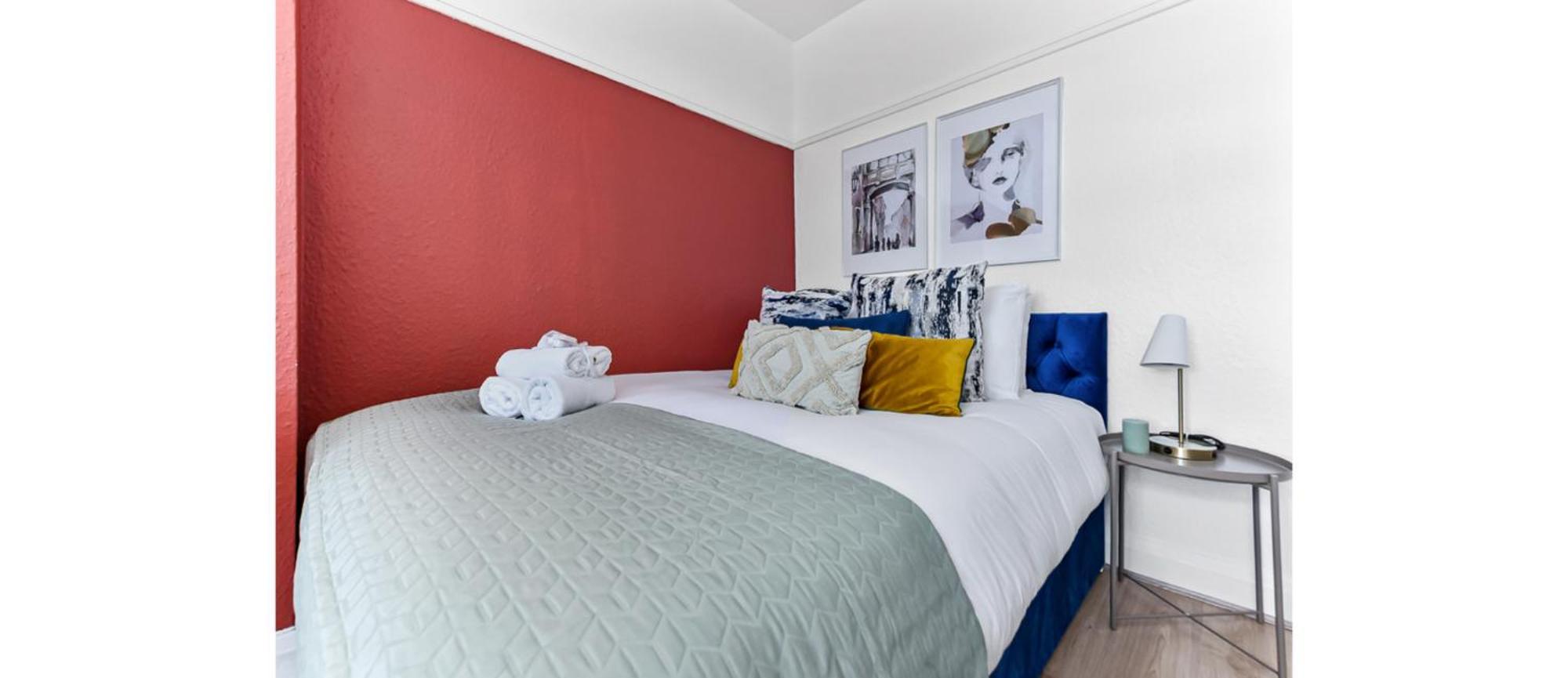 Stylish Living: 3-bd Close To Everything! * London