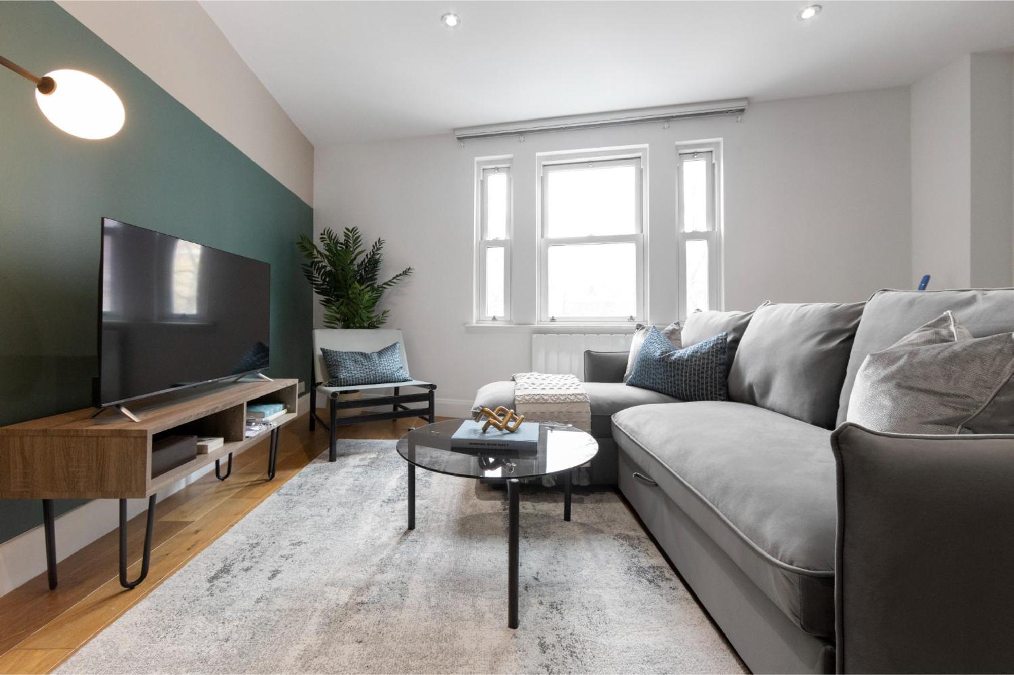 Apartment Travelers' Pad -splendid Location! *