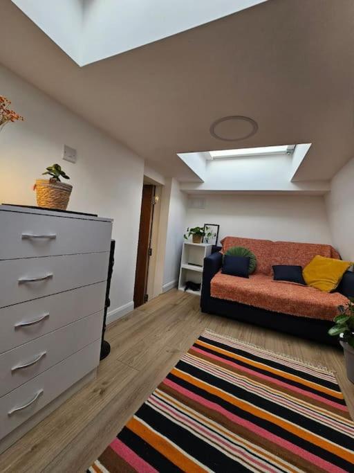 West Kensington Bright Flat Apartment