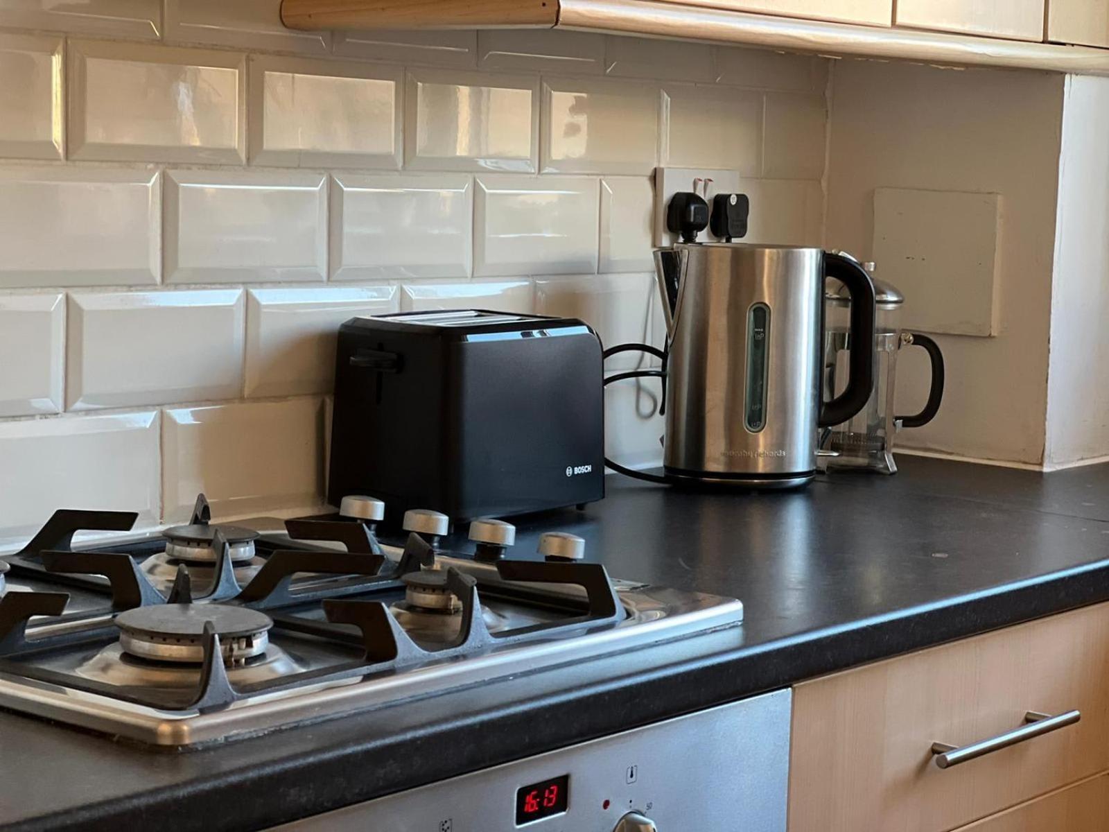 Shoreditch - Lovely Two-bedroom Apartment