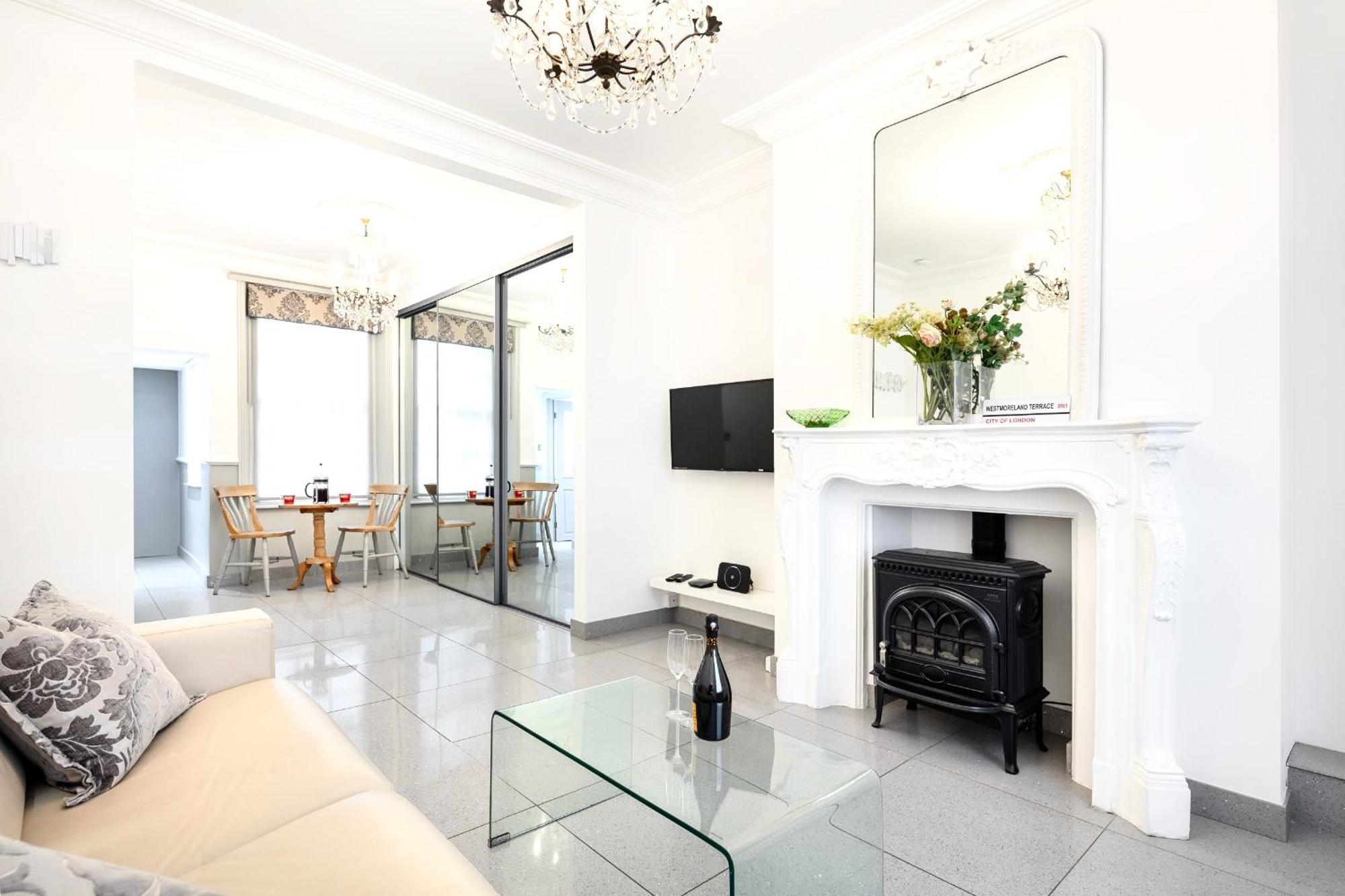 Victoria Belgravia Townhouse Apartment *