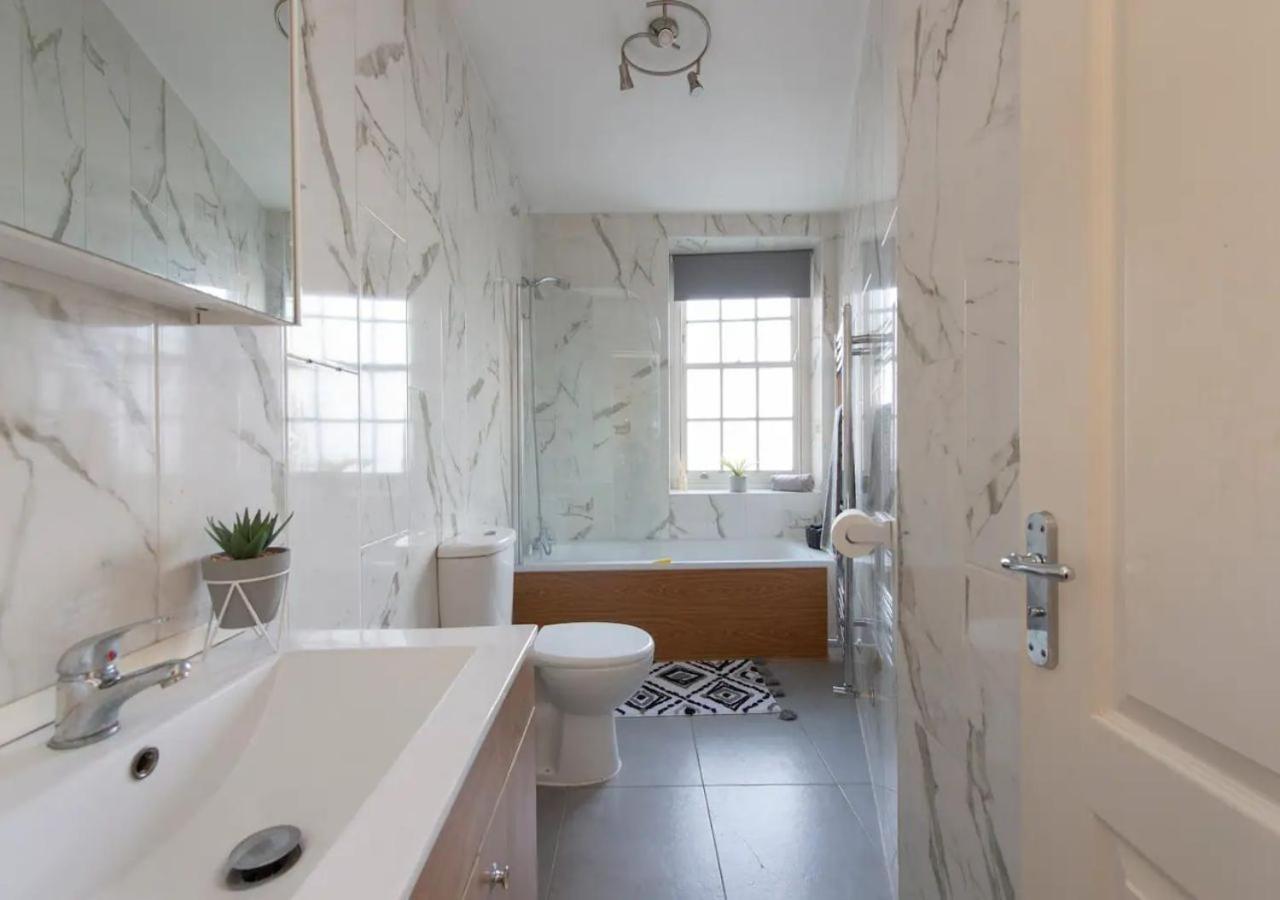Welcoming And Radiant - One Bedroom In The Heart Of South Londres