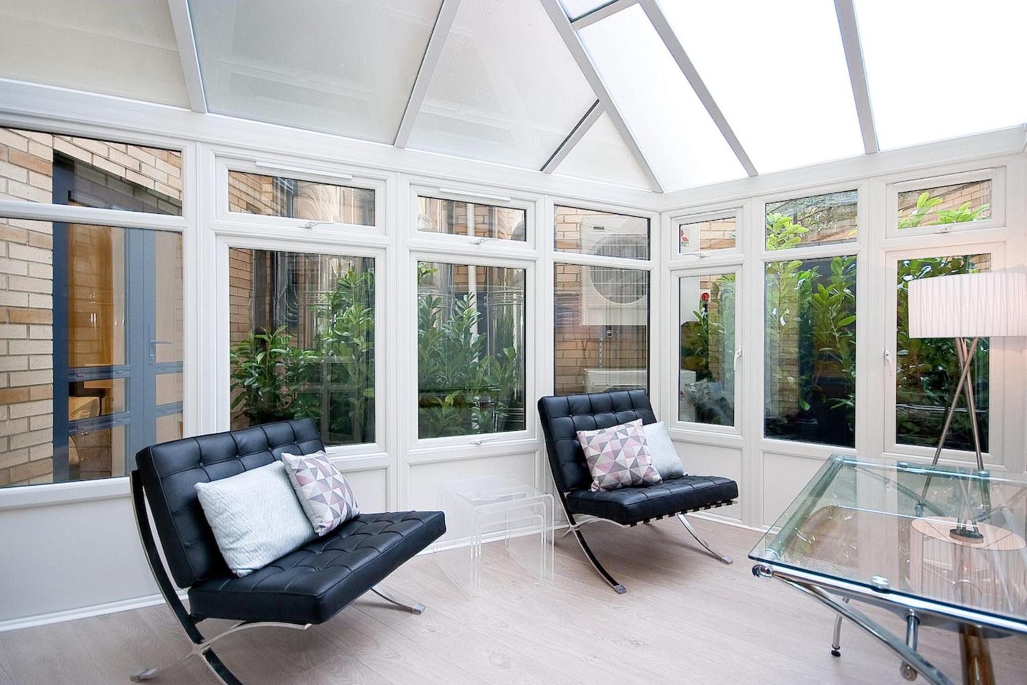 Beautiful 2-bed Flat-hosted By Sweetstay Apartment