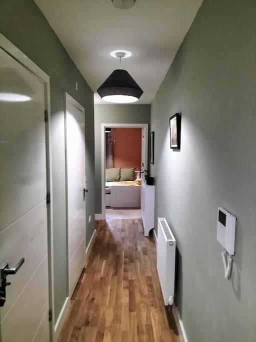 Apartamento Spacious 2-bedroom In Location, Modern Amenities, Walking Distance To Attractions Londres