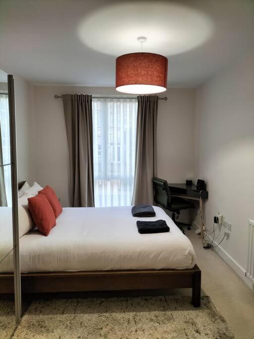 Spacious 2-bedroom In Location, Modern Amenities, Walking Distance To Attractions Apartamento