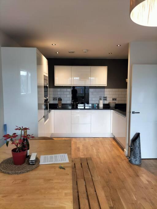 Spacious 2-bedroom In Location, Modern Amenities, Walking Distance To Attractions Apartamento *