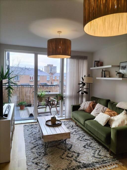 Spacious 2-bedroom In Location, Modern Amenities, Walking Distance To Attractions Apartamento