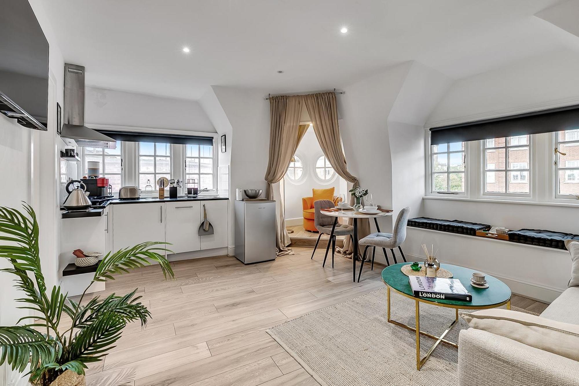 Lovely Kensington Apartment *