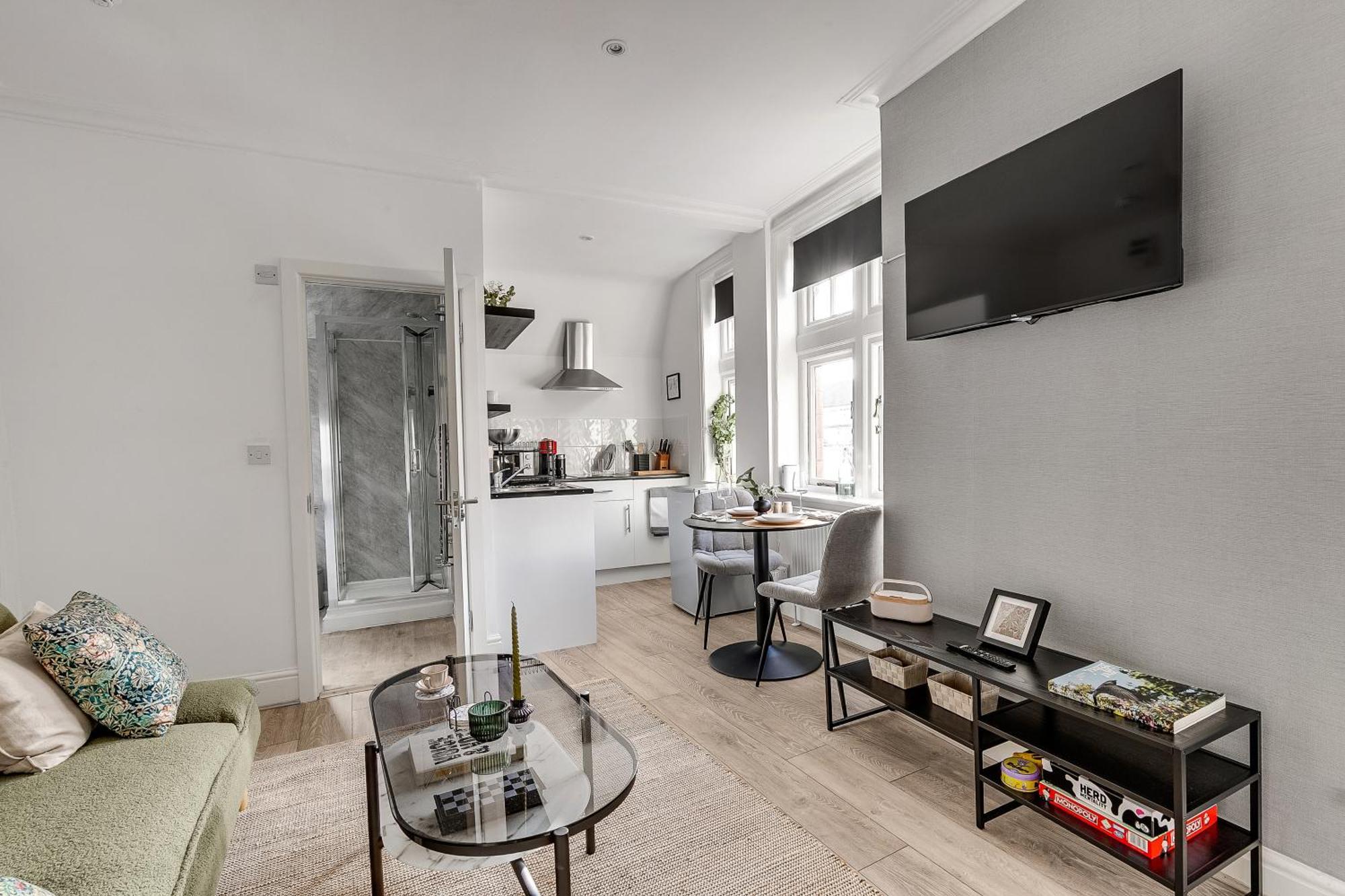 Lovely Kensington Apartment