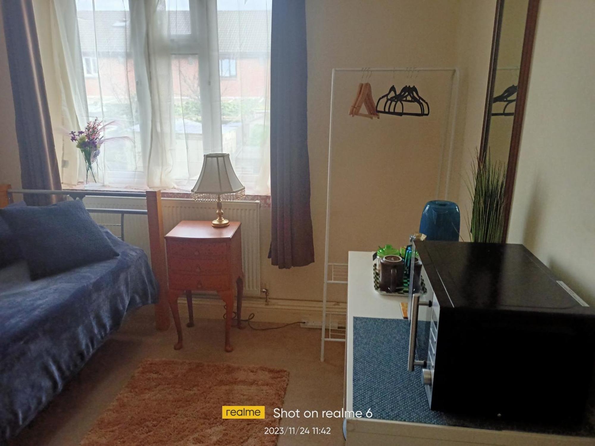 Goldy's Place In E17 * London