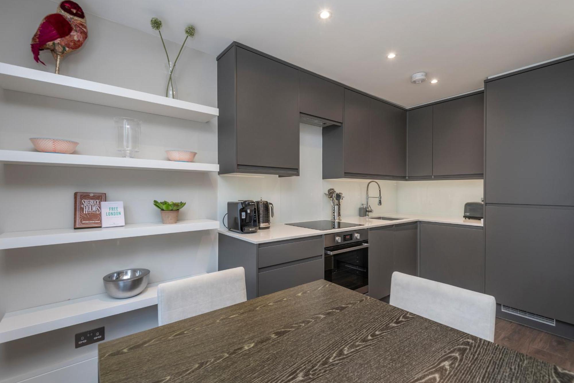 Apartment Luxury Georgian House In Marylebone: Modern 1-bed Retreat *