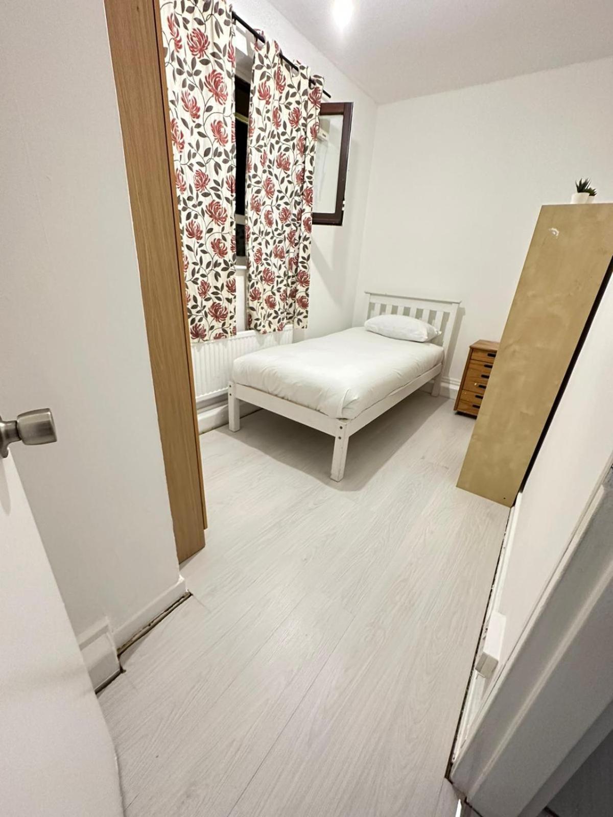 3 Bedroom King Cross Station City Centre Apartment *