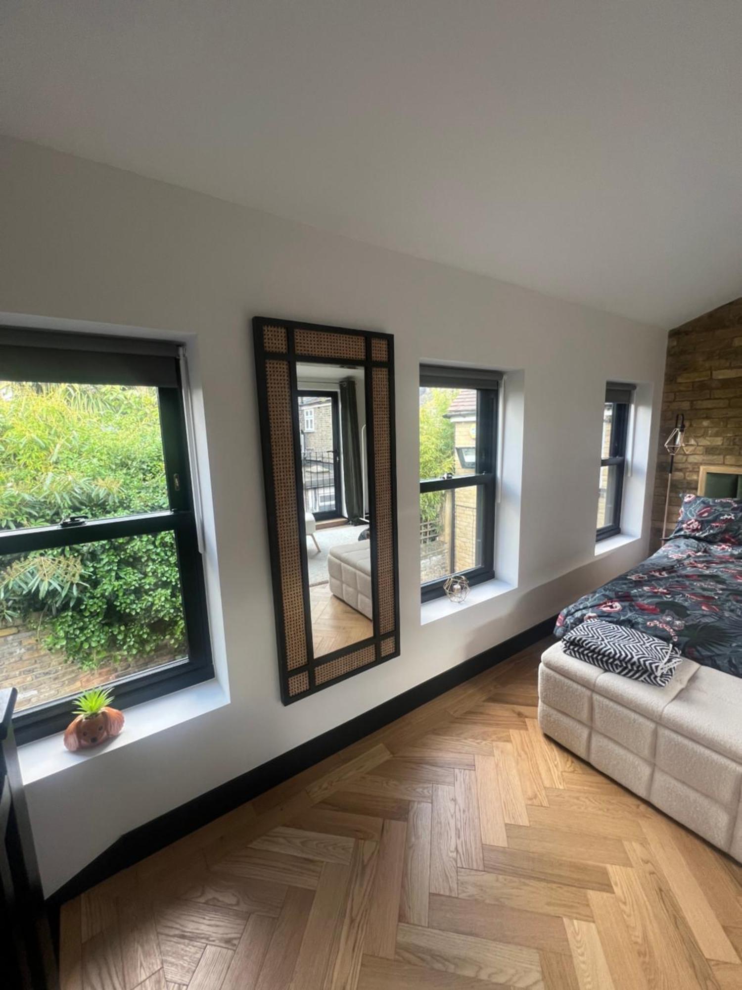 Private In Mews House Homestay