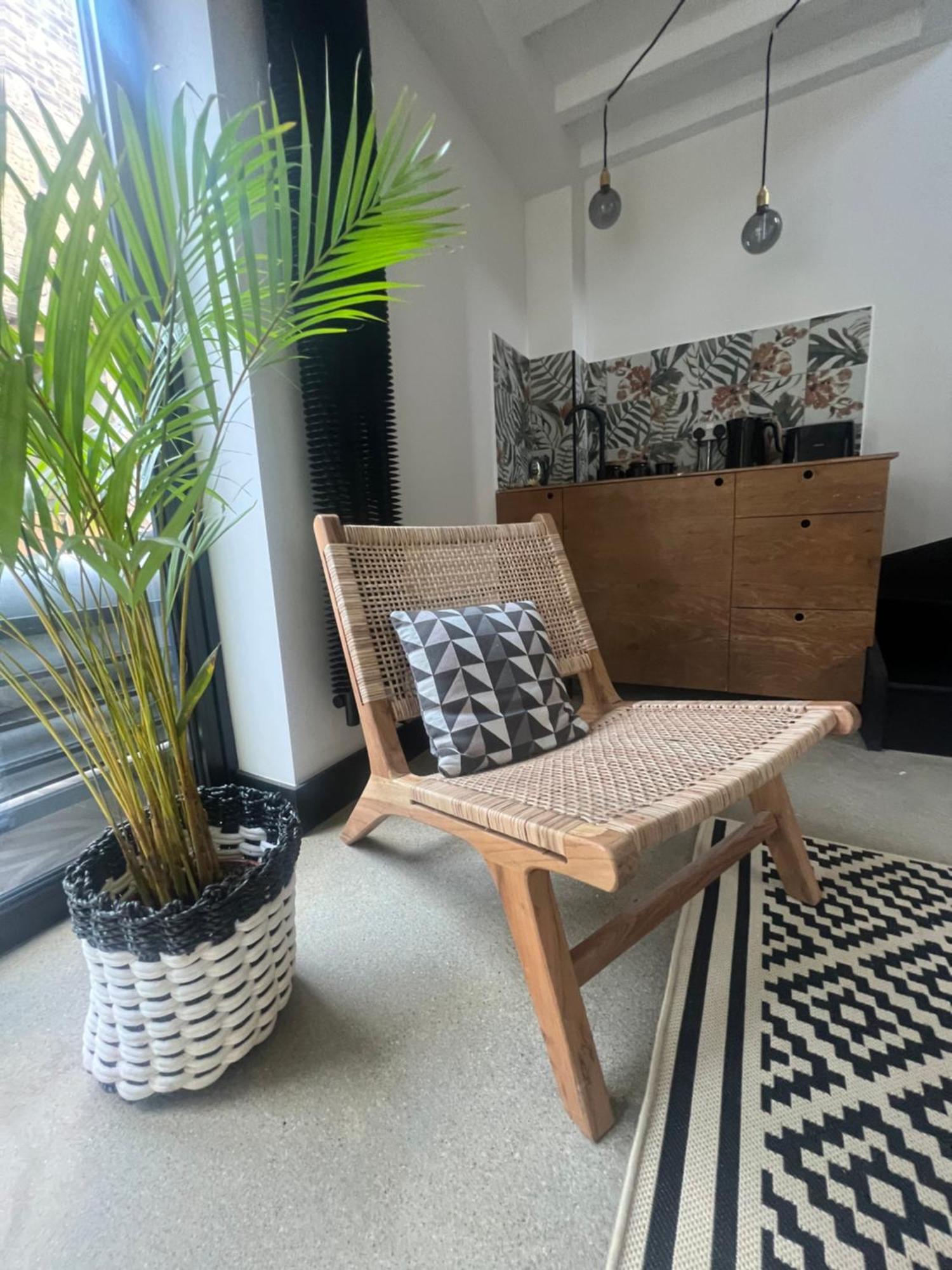 Private In Mews House Homestay *