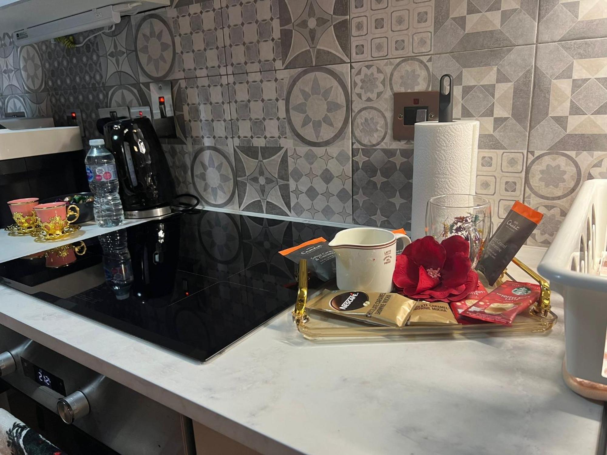 Stylish Flat In Prime Location Near Hyde Park Apartment